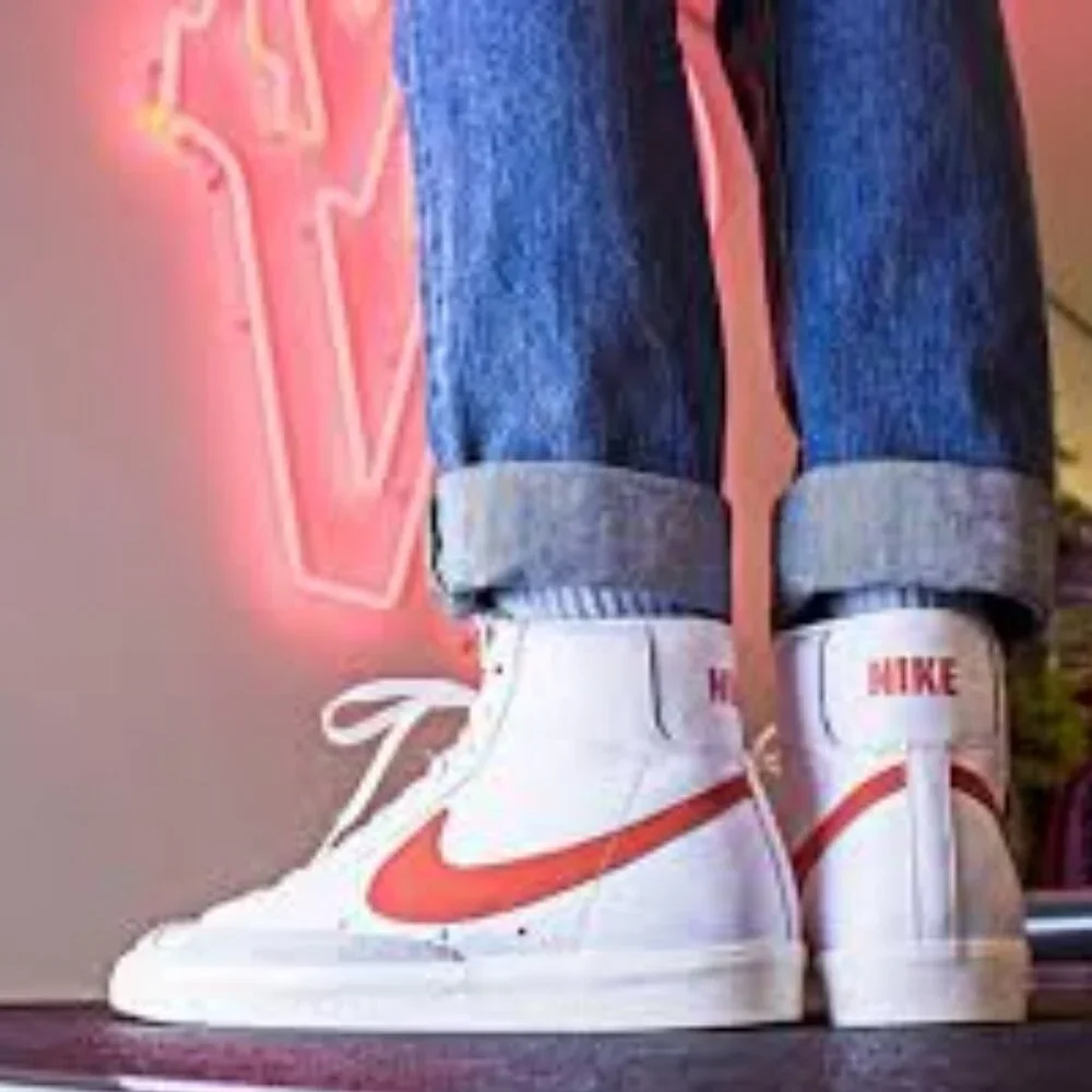 NIKE Sail White Blazer Mid 77 Habanero Red Logo High‎ Top Sneaker Women's 9.5